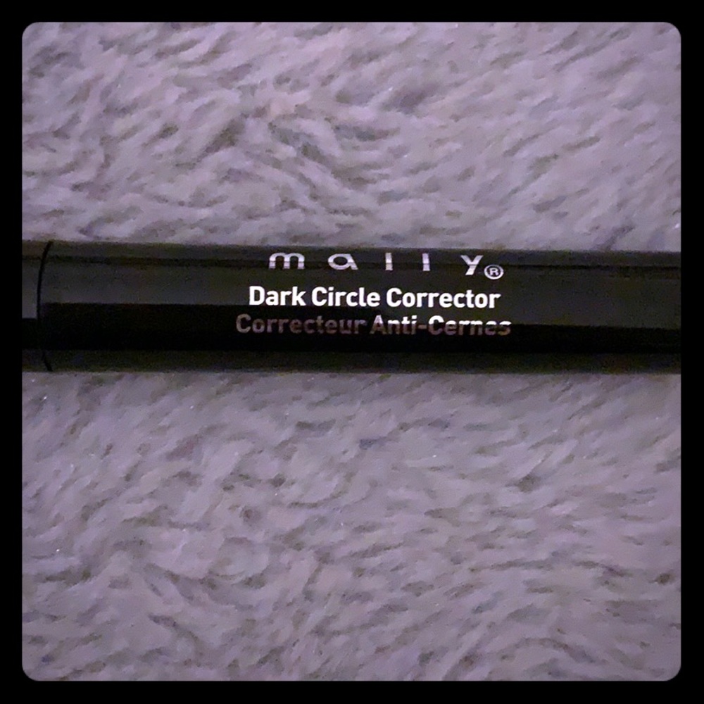 Mally Dark circle Corrector ~Lighter~